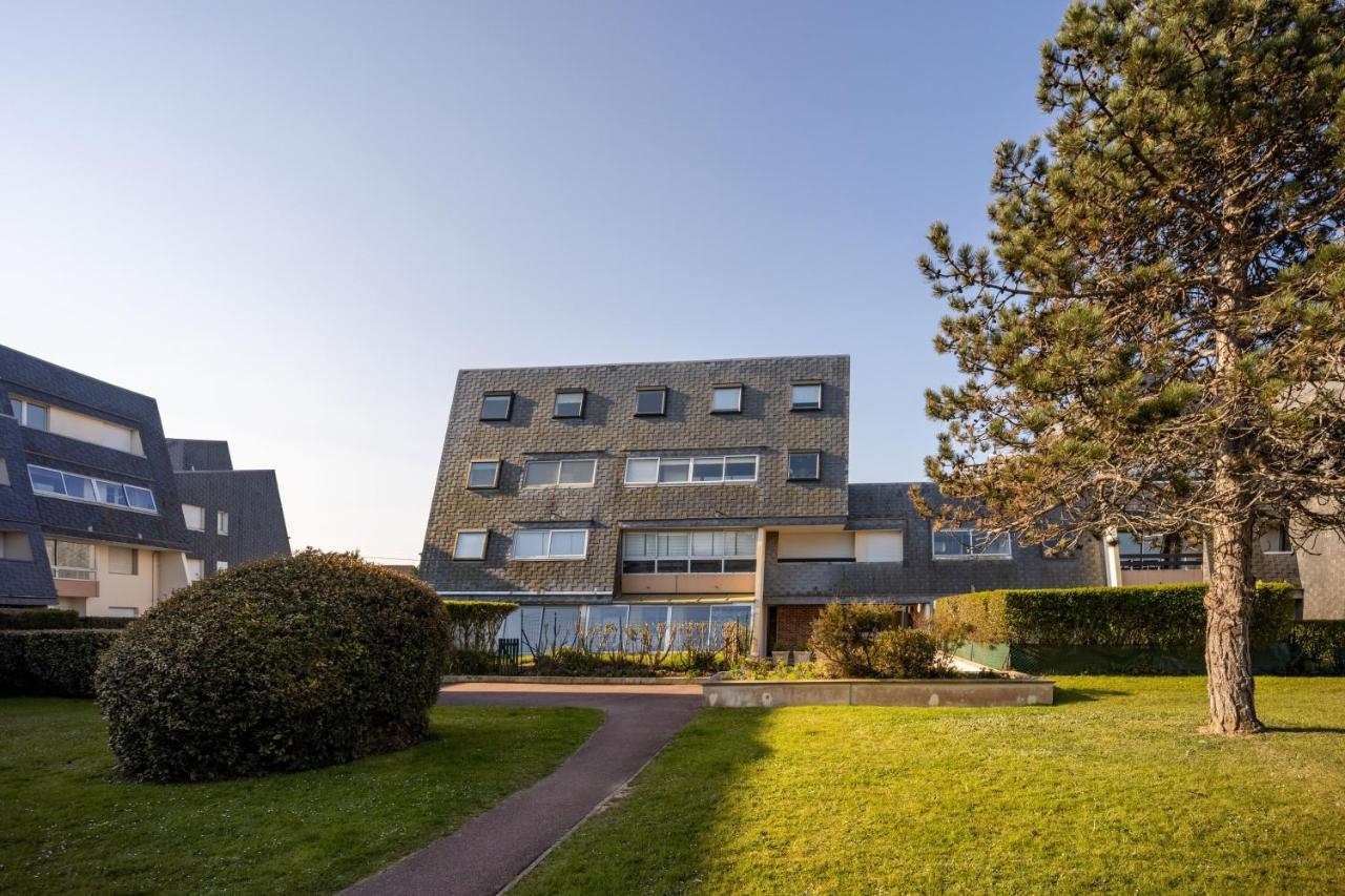Le Pavois - appartement à 50 mètres de la mer Bernières-sur-Mer Exterior foto